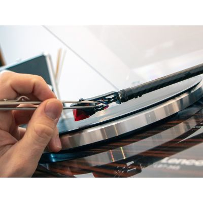 Kit 12 em 1 acessórios para toca discos e kit de limpeza de LPs Lenco TTA-12IN1PRO